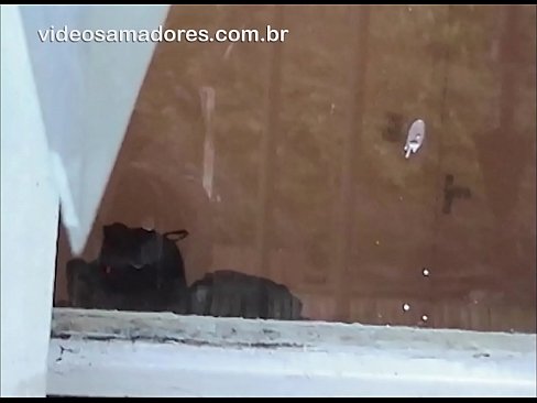 ❤️ Напален човек ја гледа својата девојка со друг дечко, снима ебано видео без да ја вознемирува двојката Квалитетно порно кај нас ❌❤