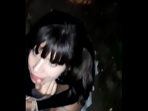 ❤️ На улица отечен пенис во замена за бонбони Квалитетно порно кај нас ❌❤